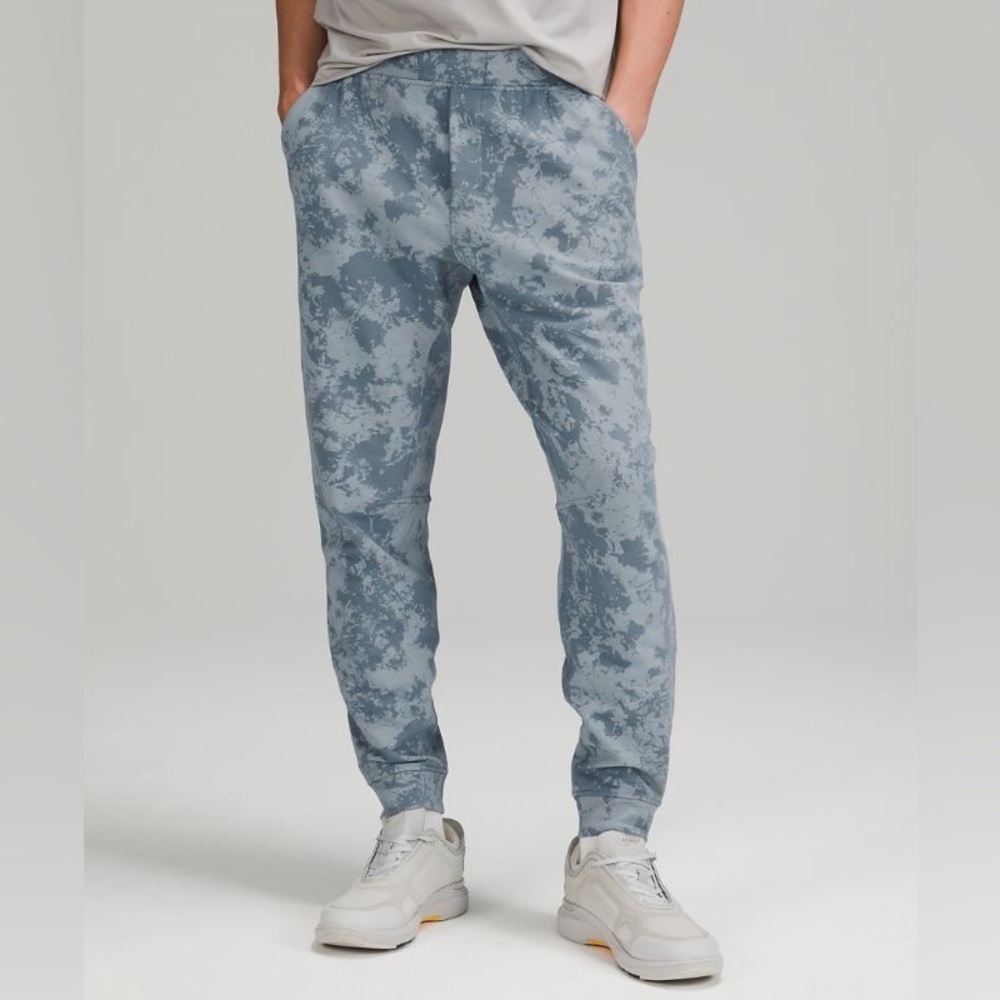 Lululemon City Sweat Jogger
DESIGNED FOR ON THE MOVE